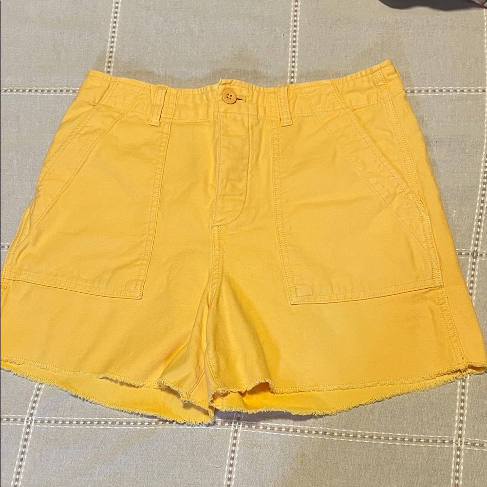 GAP Yellow high waisted Women's Cargo Shorts Size 8 Tall